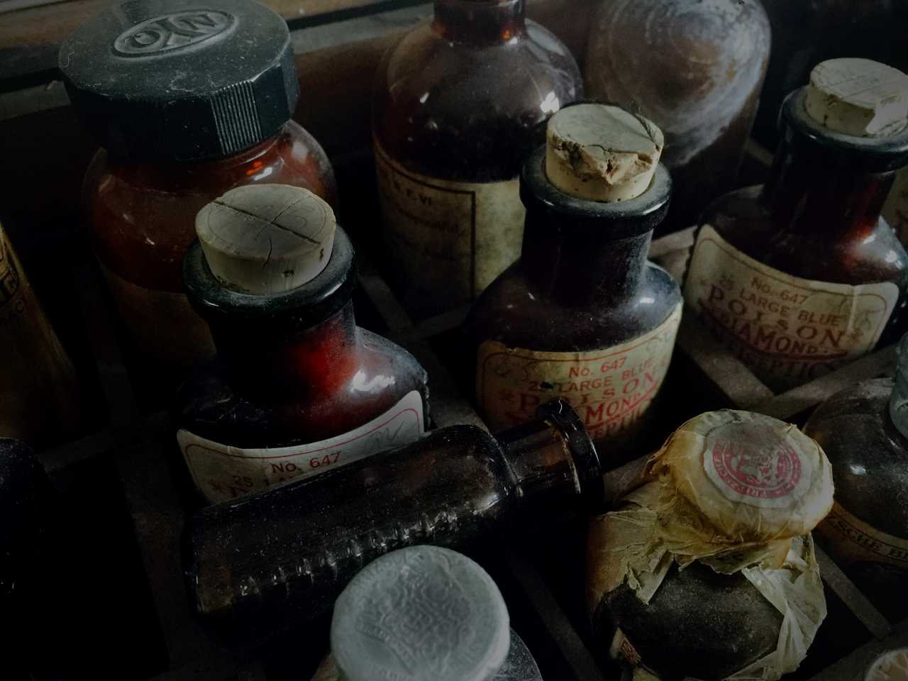 Glass breaking sound effects library as well as glass bottle Foley glass break sfx and bottle movement by Silverplatter Audio